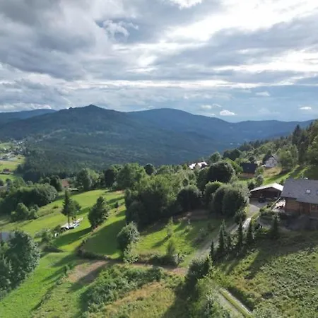House With A Garden And A View Of The Mountains * Dejowka